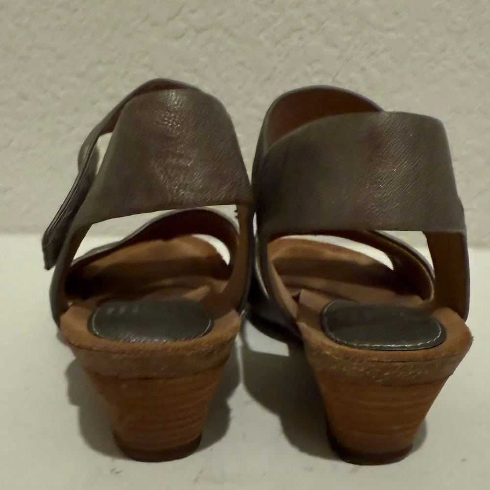 Sofft Verina Wedges Sandals Steel Pewter Silver Metallic Leather Size 6.5